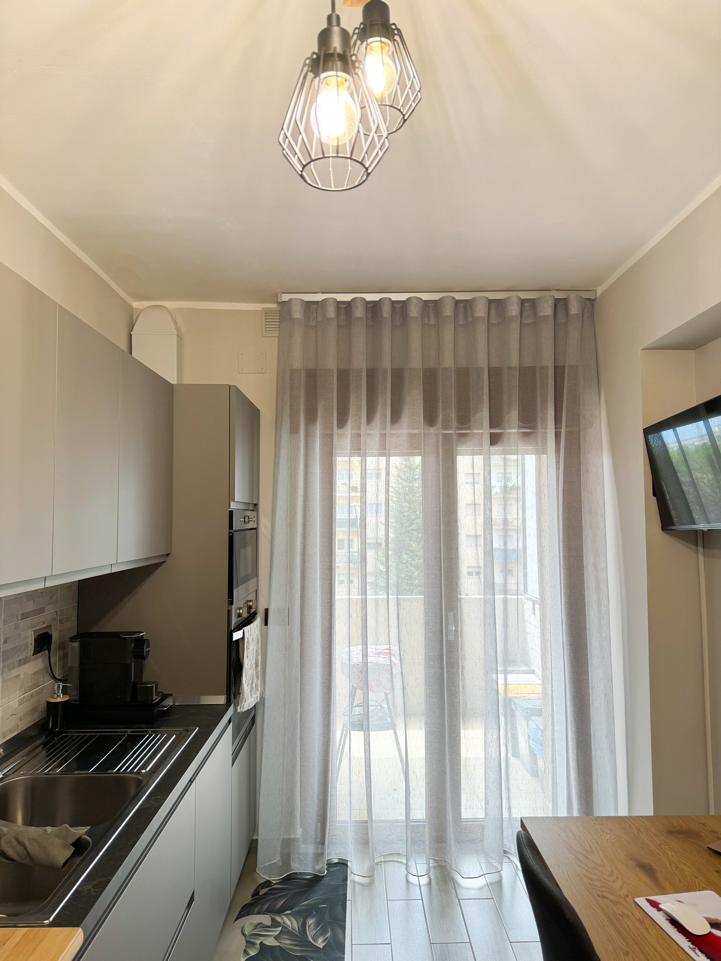 Tenda ad onda wave, cucina, grigia, grigio, su misura, semplice, moderna, elegante, salotto, sala da pranzo, camera da letto, cameretta